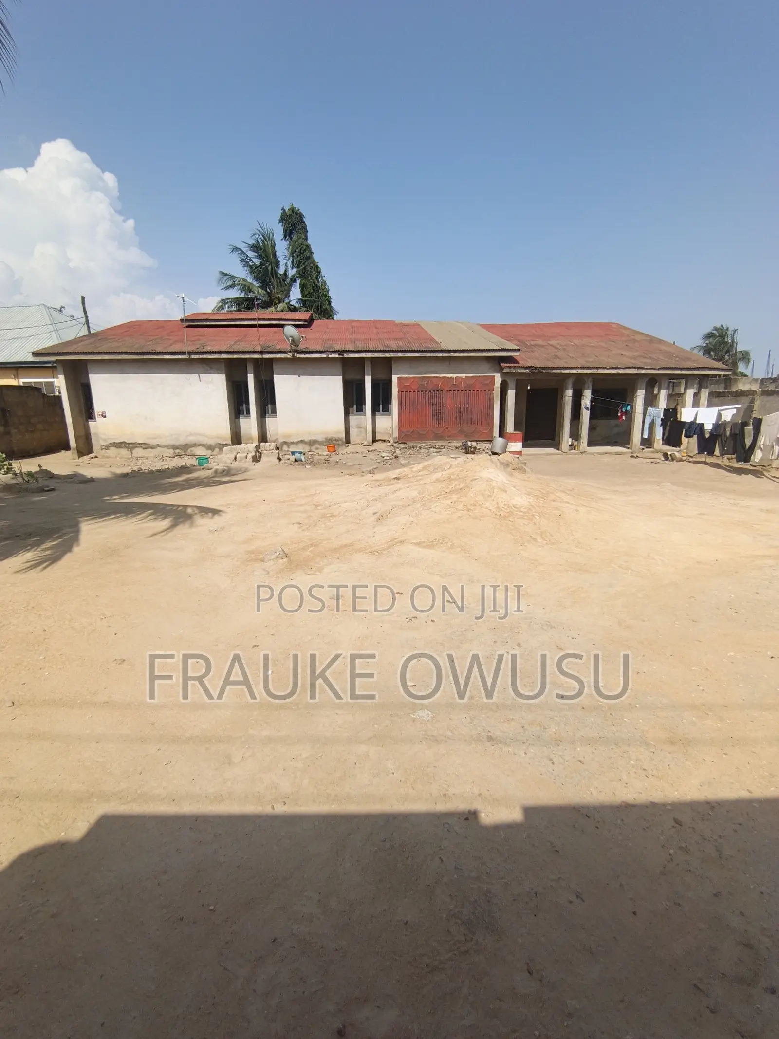 6bdrm House in Akweley for sale