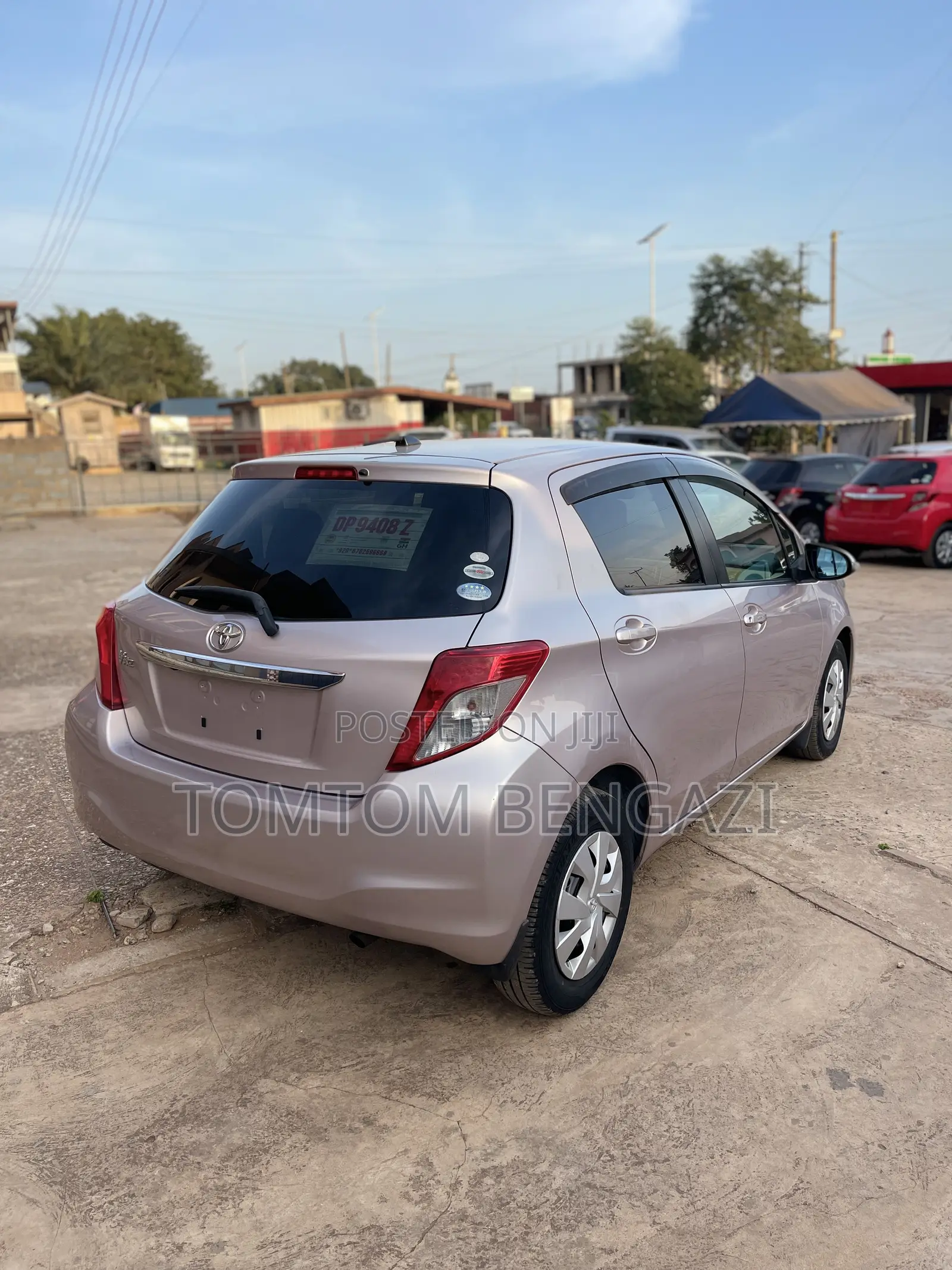 Toyota Vitz 1.3 FWD 5dr 2013 Pink