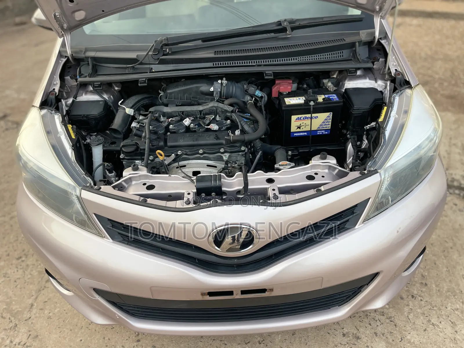 Toyota Vitz 1.3 FWD 5dr 2013 Pink