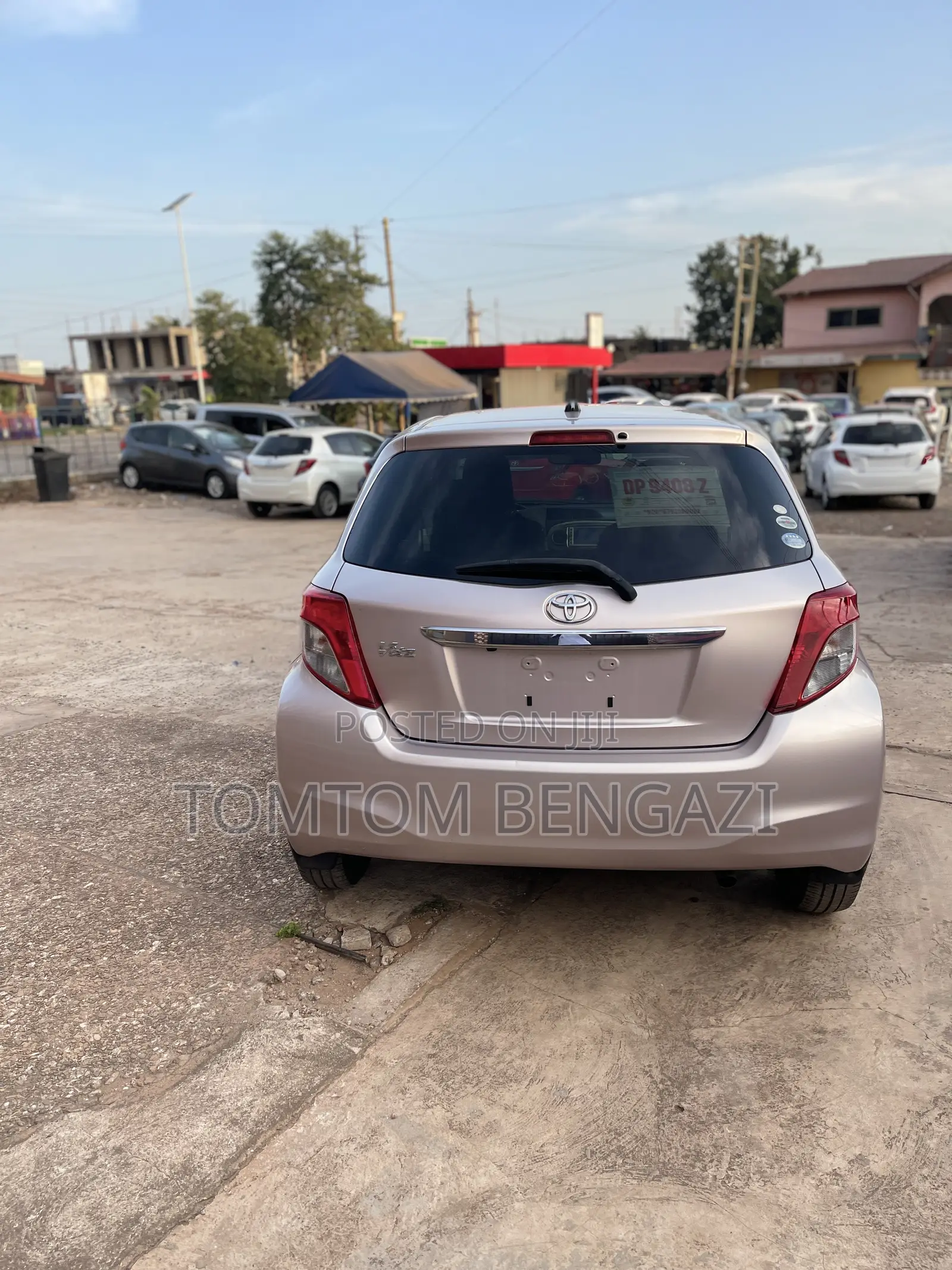 Toyota Vitz 1.3 FWD 5dr 2013 Pink