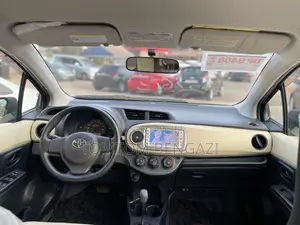 Toyota Vitz 1.3 FWD 5dr 2013 Pink