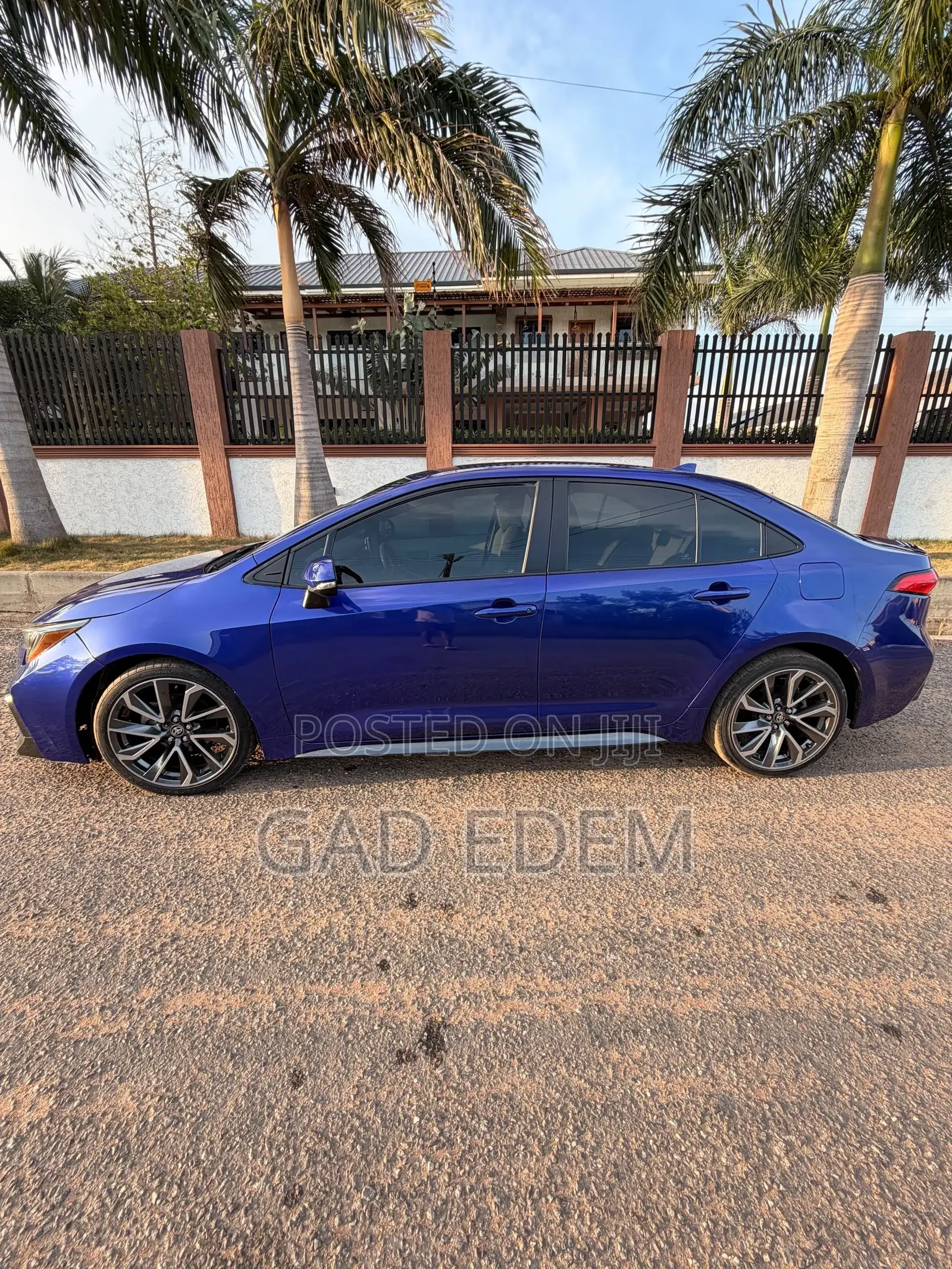 Toyota Corolla SE 2021 Blue
