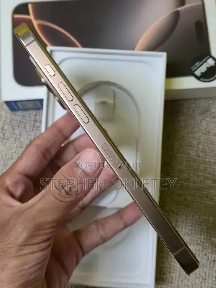 New Apple iPhone 16 Pro Max 256 GB Gold