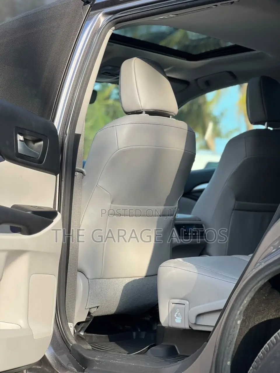 Toyota Highlander XLE 4x4 V6 (3.5L 6cyl 8A) 2018 Gray