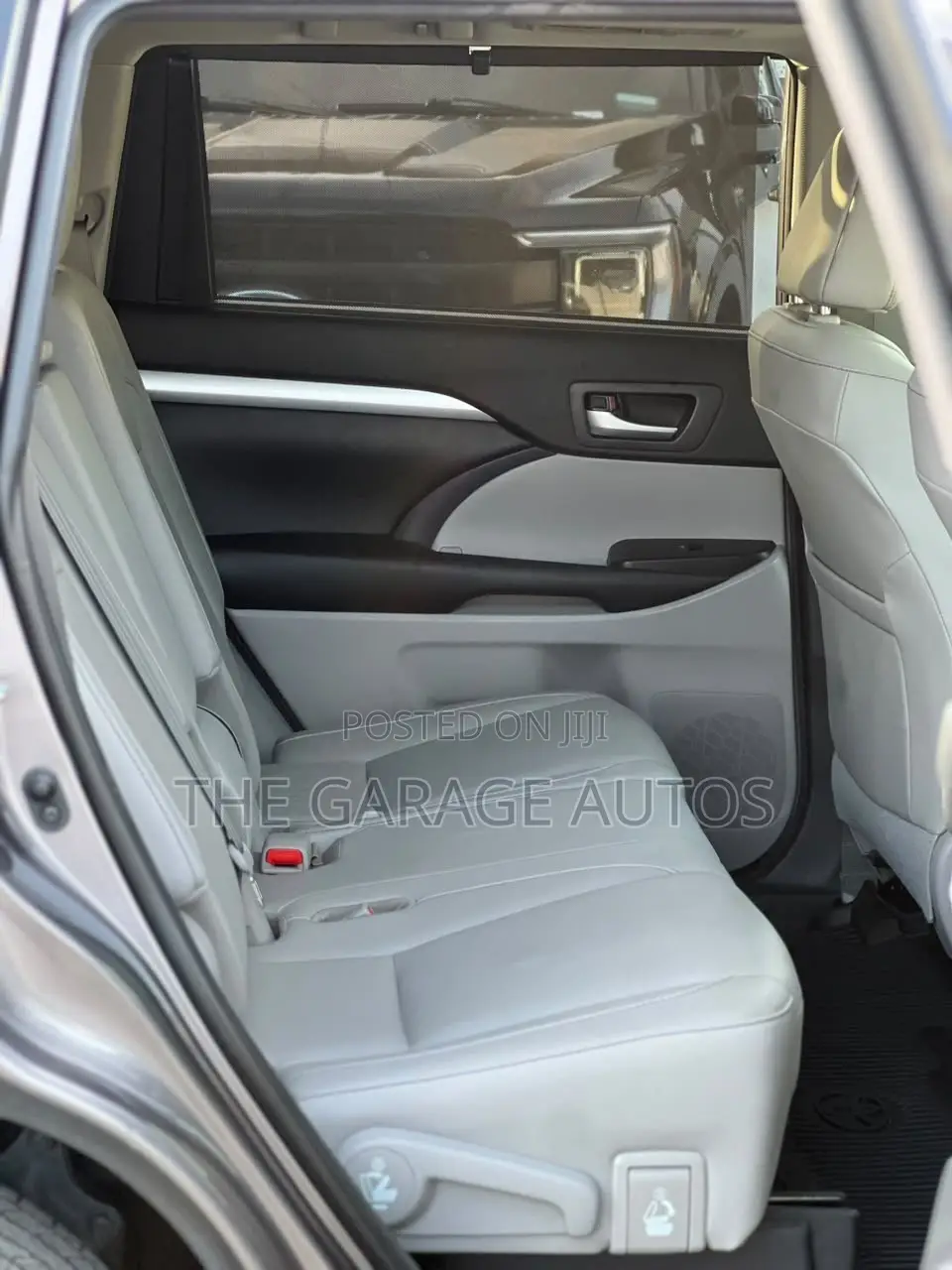 Toyota Highlander XLE 4x4 V6 (3.5L 6cyl 8A) 2018 Gray