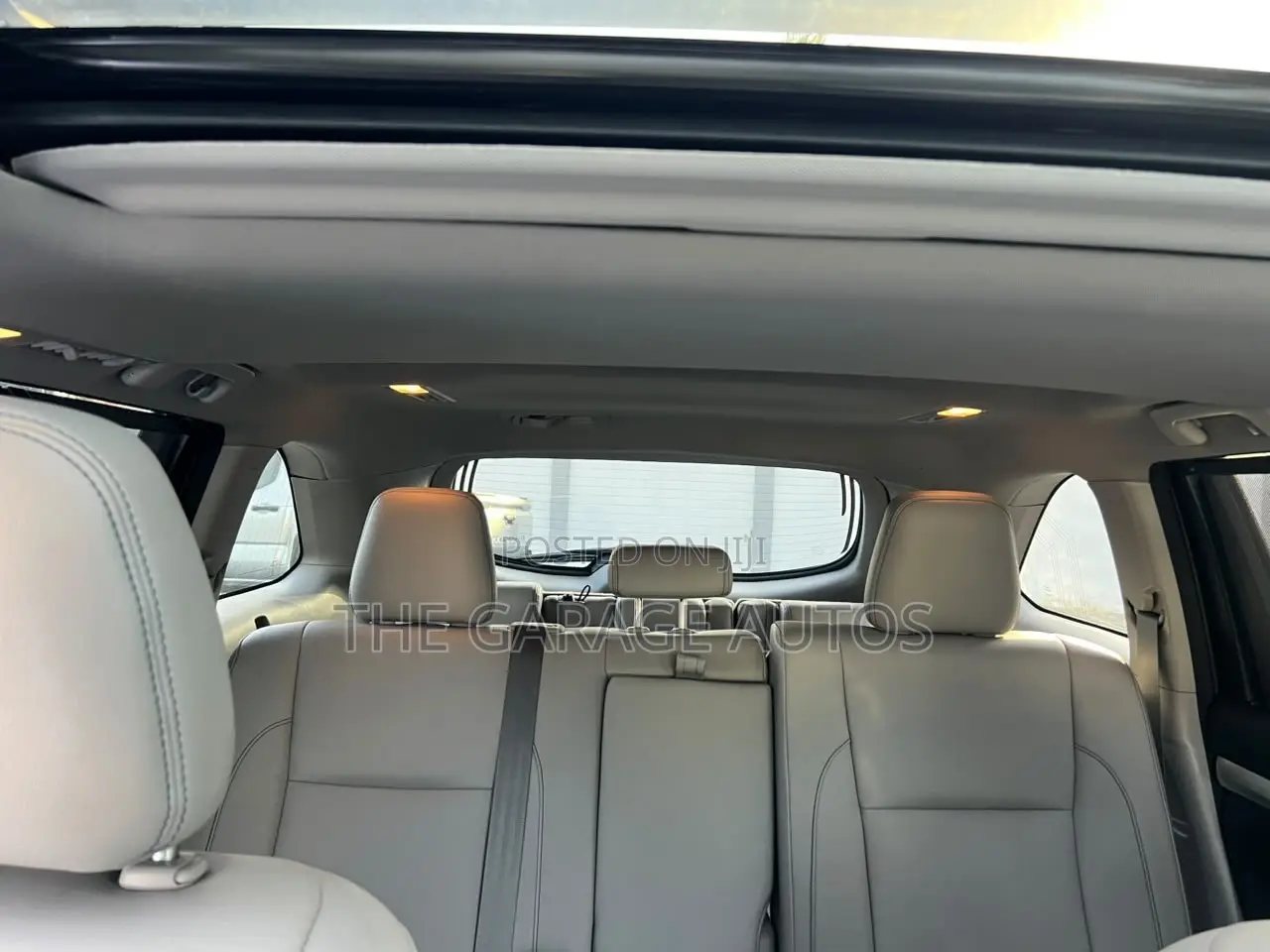 Toyota Highlander XLE 4x4 V6 (3.5L 6cyl 8A) 2018 Gray
