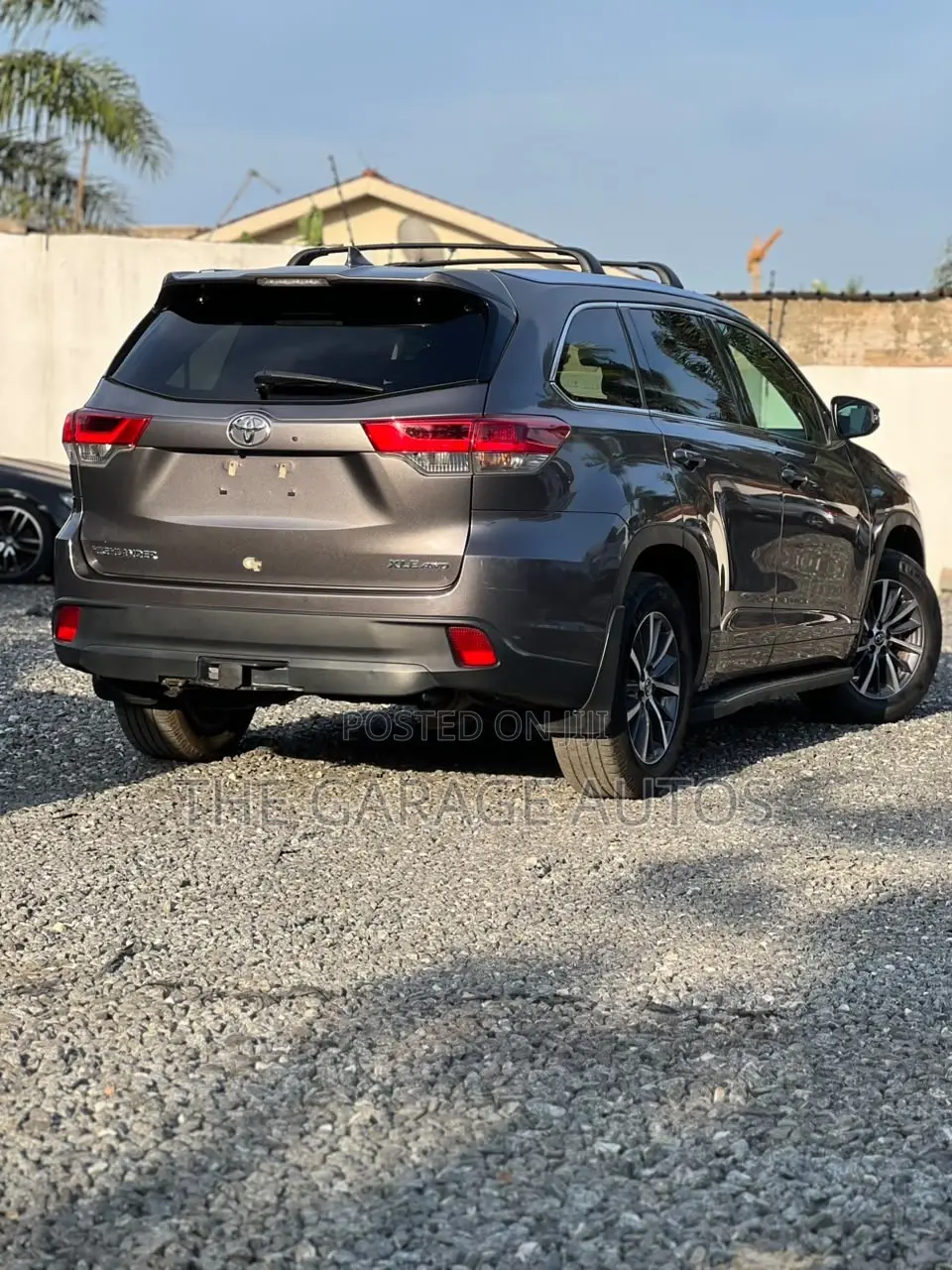 Toyota Highlander XLE 4x4 V6 (3.5L 6cyl 8A) 2018 Gray