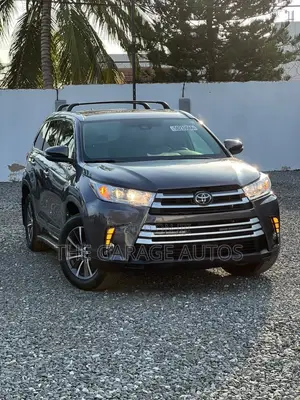 Toyota Highlander XLE 4x4 V6 (3.5L 6cyl 8A) 2018 Gray