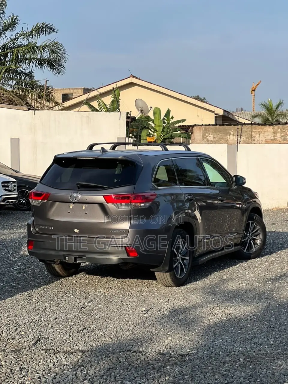Toyota Highlander XLE 4x4 V6 (3.5L 6cyl 8A) 2018 Gray