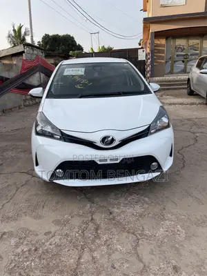 Toyota Vitz 1.3 FWD 5dr 2015 White