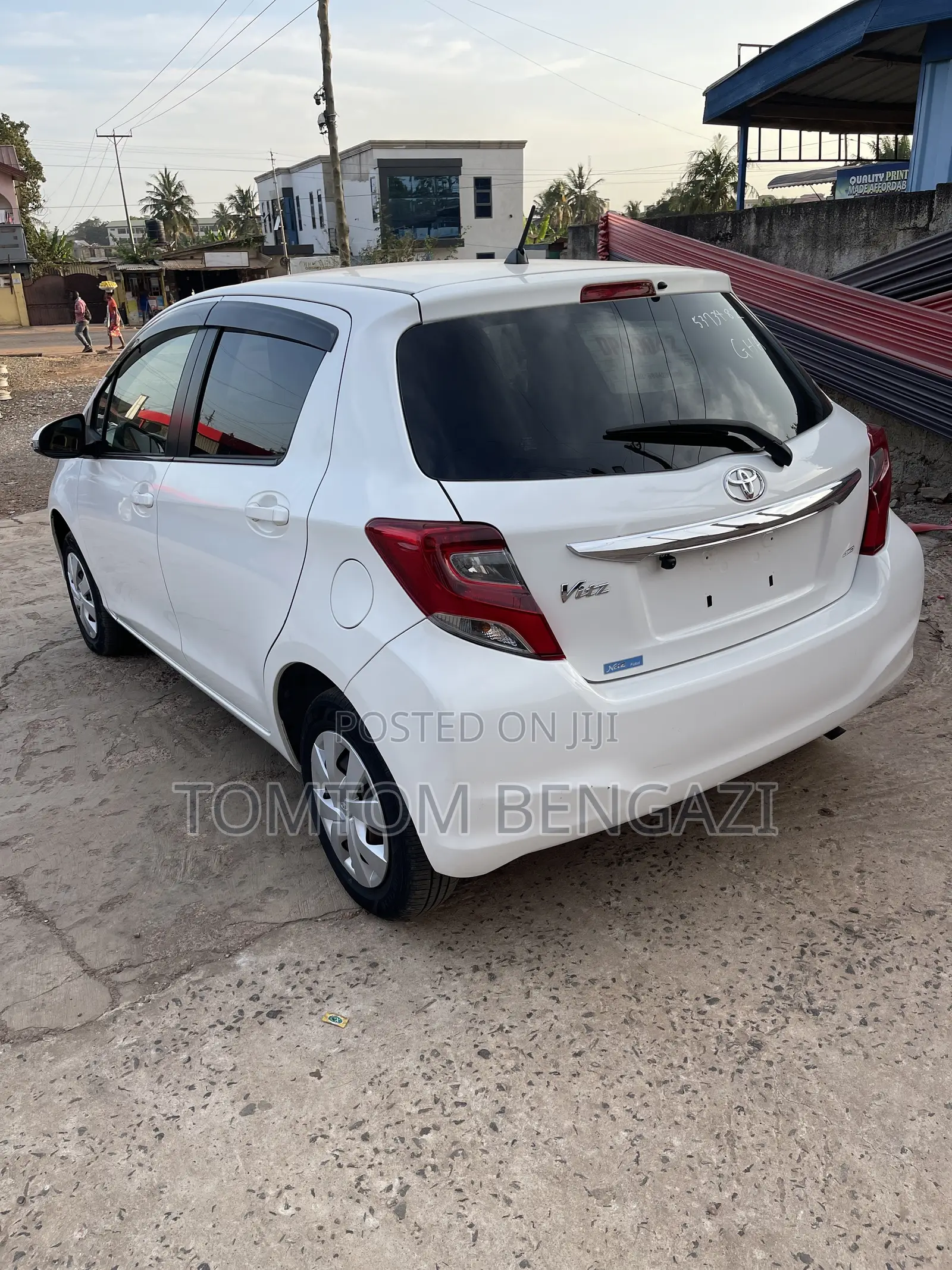 Toyota Vitz 1.3 FWD 5dr 2015 White