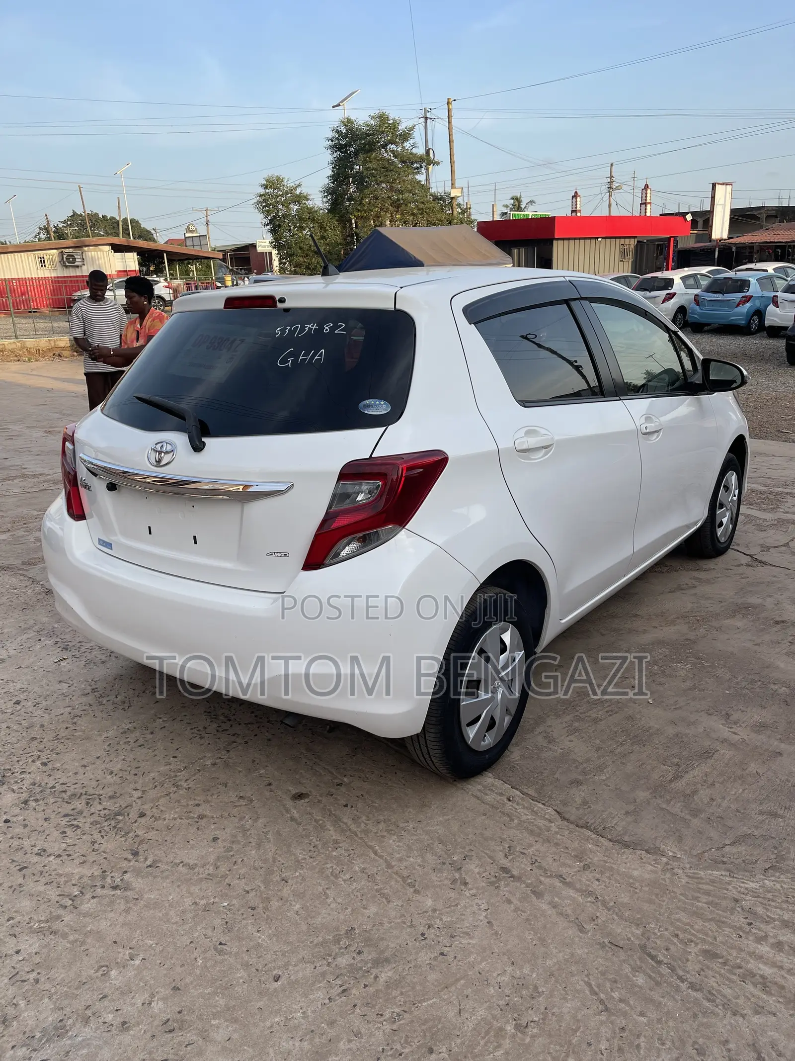 Toyota Vitz 1.3 FWD 5dr 2015 White