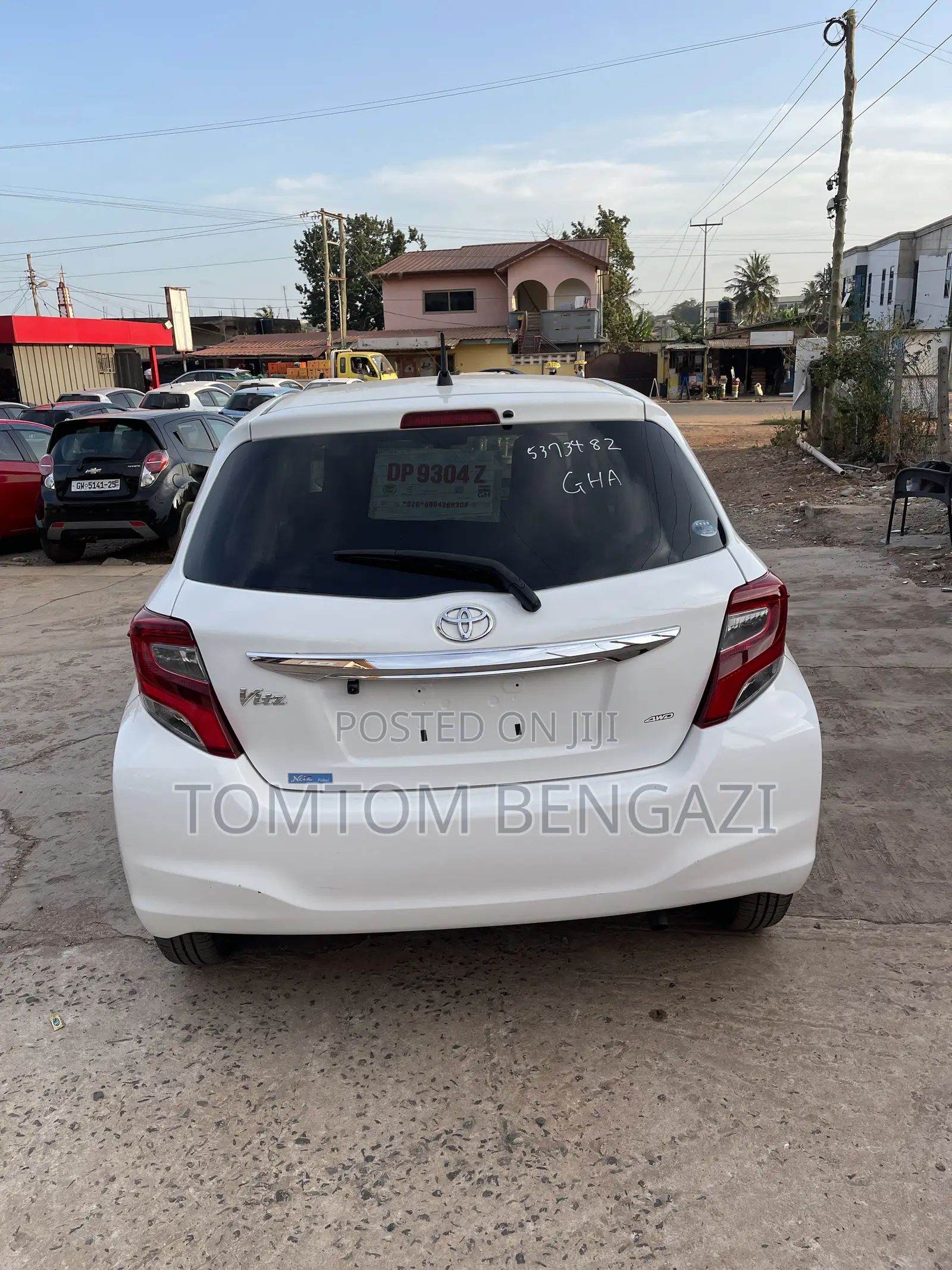 Toyota Vitz 1.3 FWD 5dr 2015 White