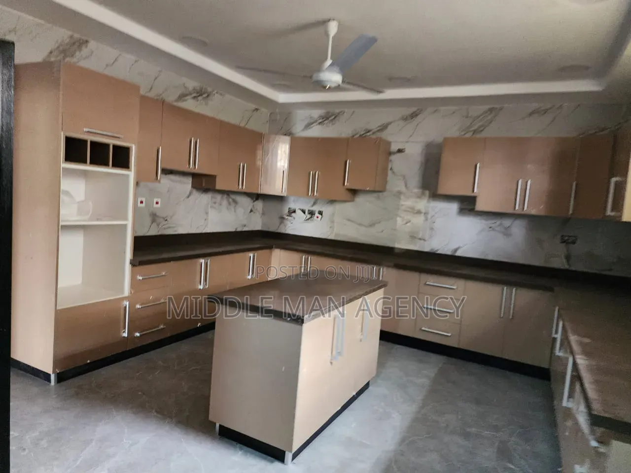 Furnished 6bdrm Mansion in Middle Man Agency, Kumasi Metropolitan