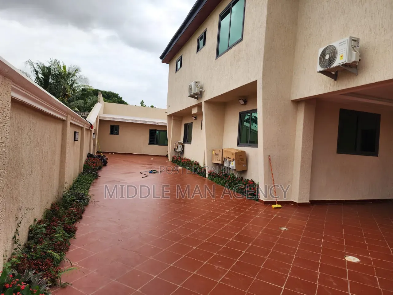 Furnished 6bdrm Mansion in Middle Man Agency, Kumasi Metropolitan