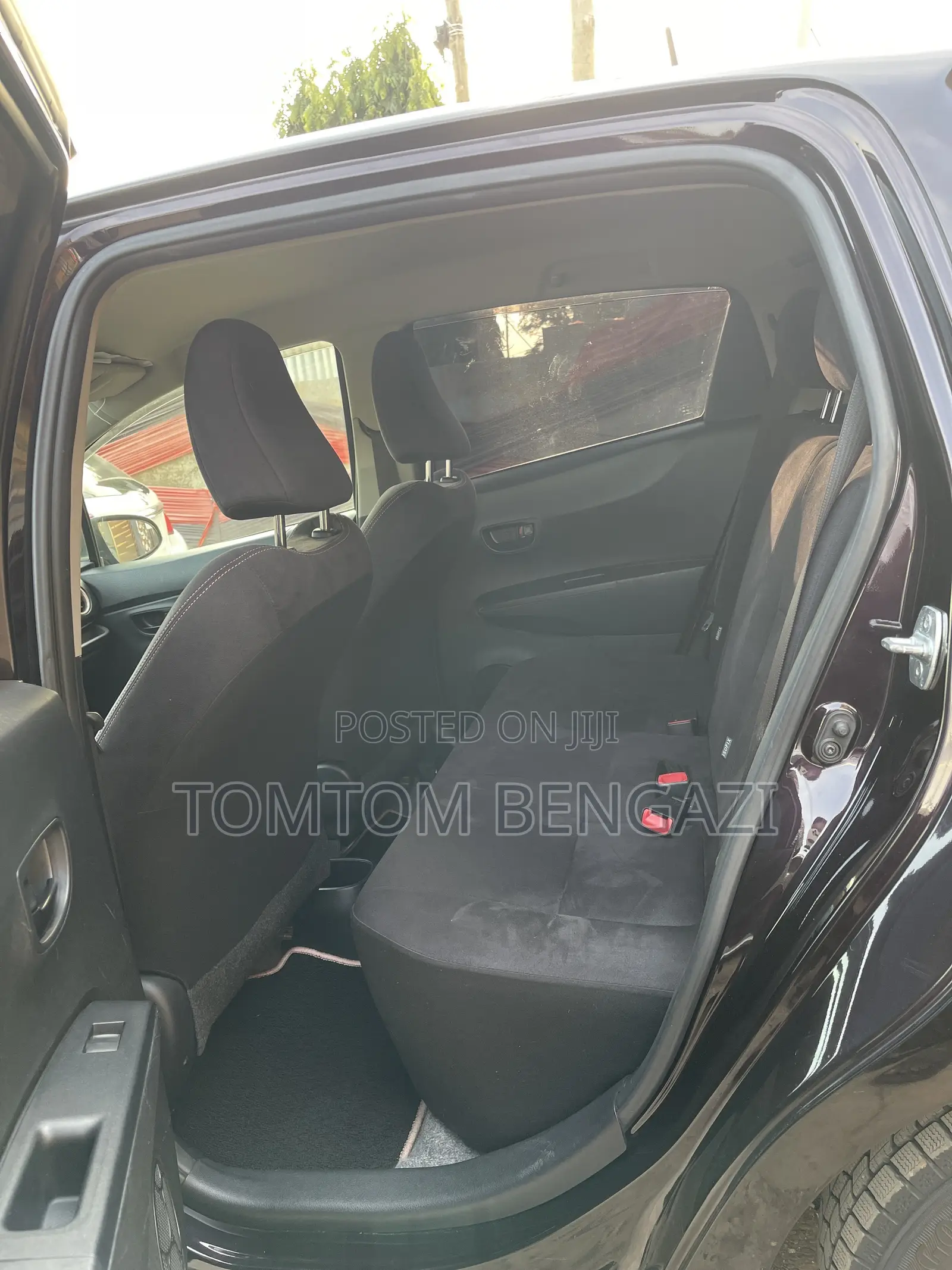 Toyota Vitz 1.3 FWD 5dr 2013 Burgundy