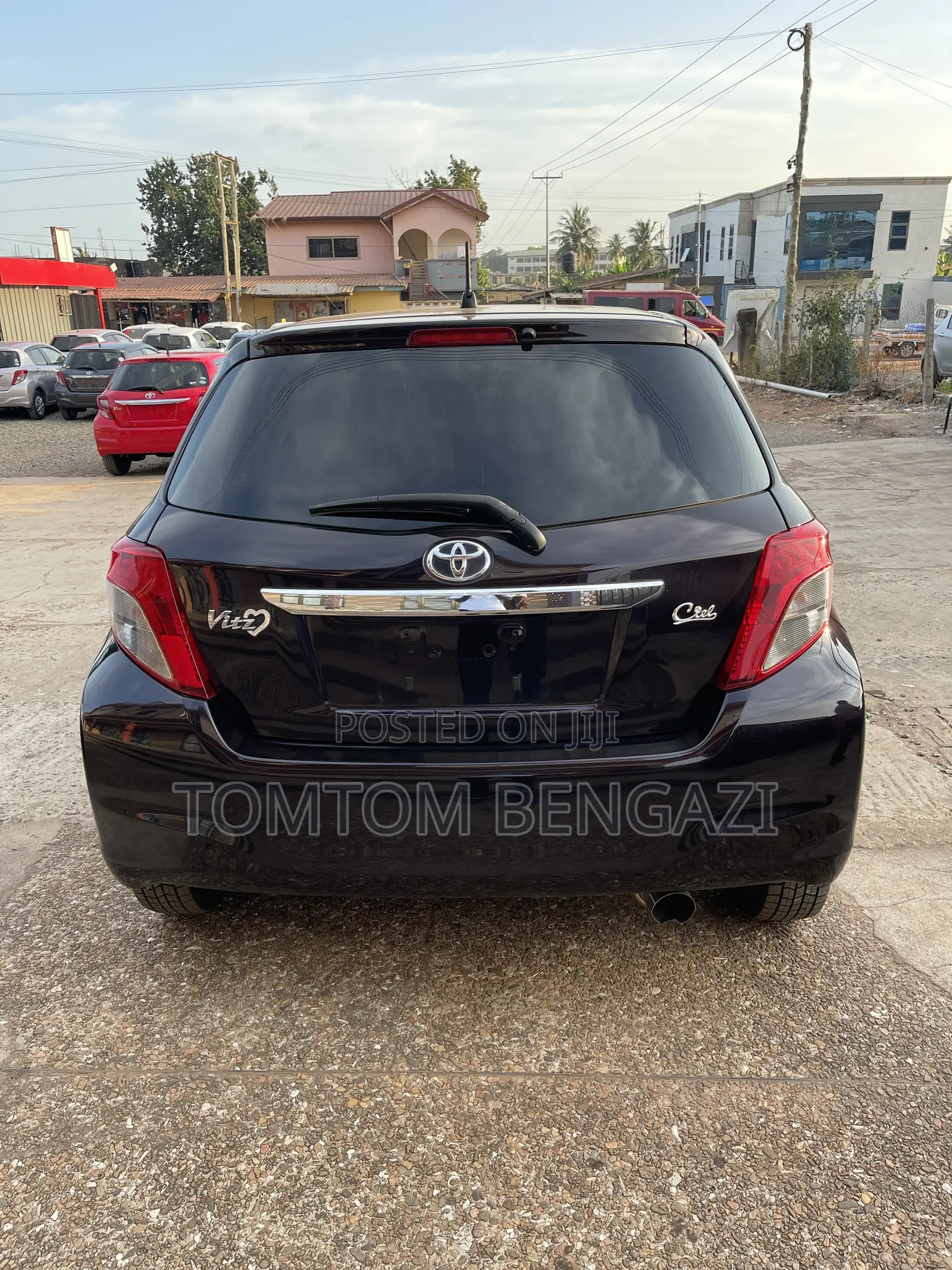 Toyota Vitz 1.3 FWD 5dr 2013 Burgundy