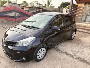Toyota Vitz 1.3 FWD 5dr 2013 Black
