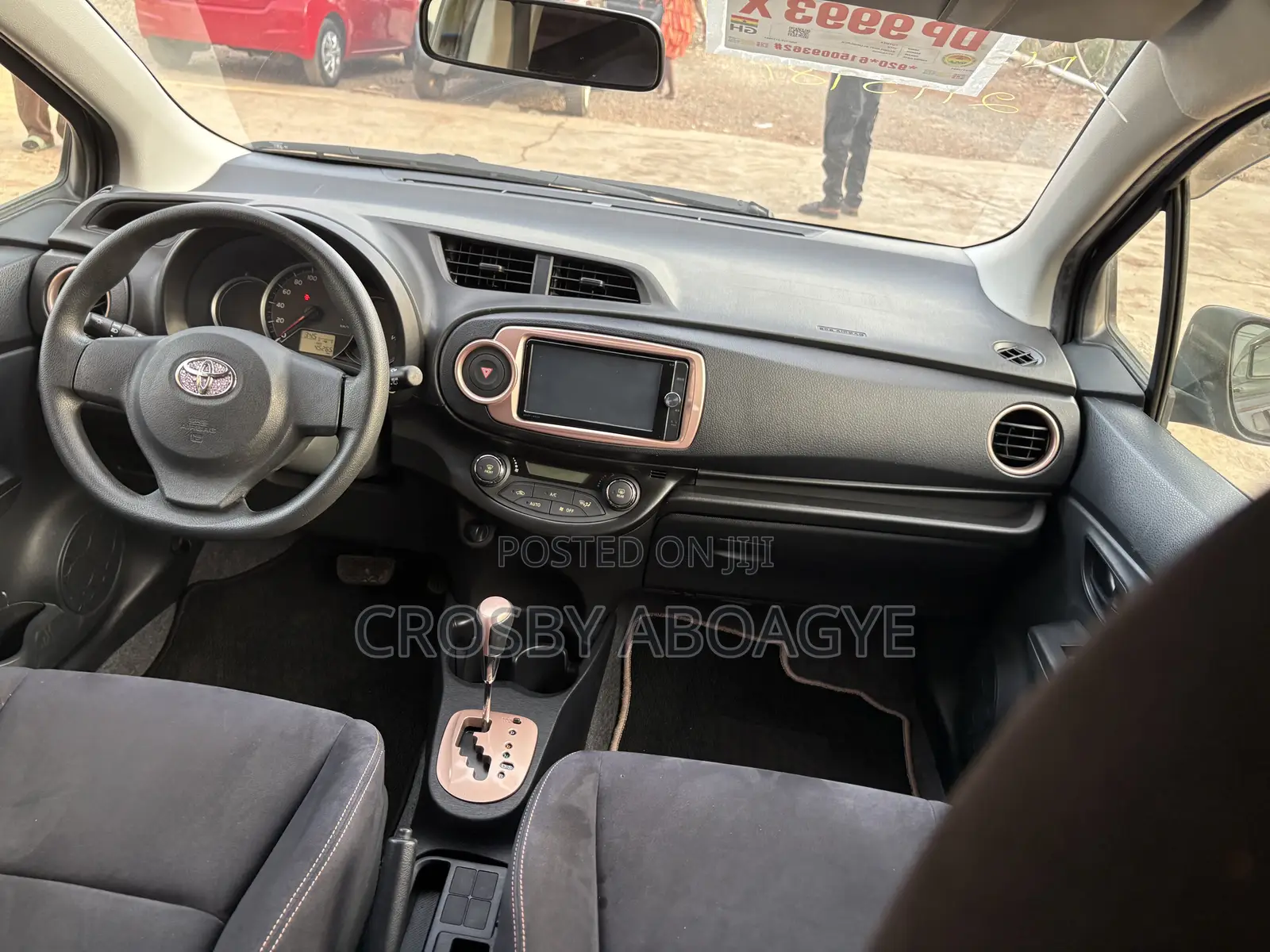 Toyota Vitz 1.3 FWD 5dr 2013 Black