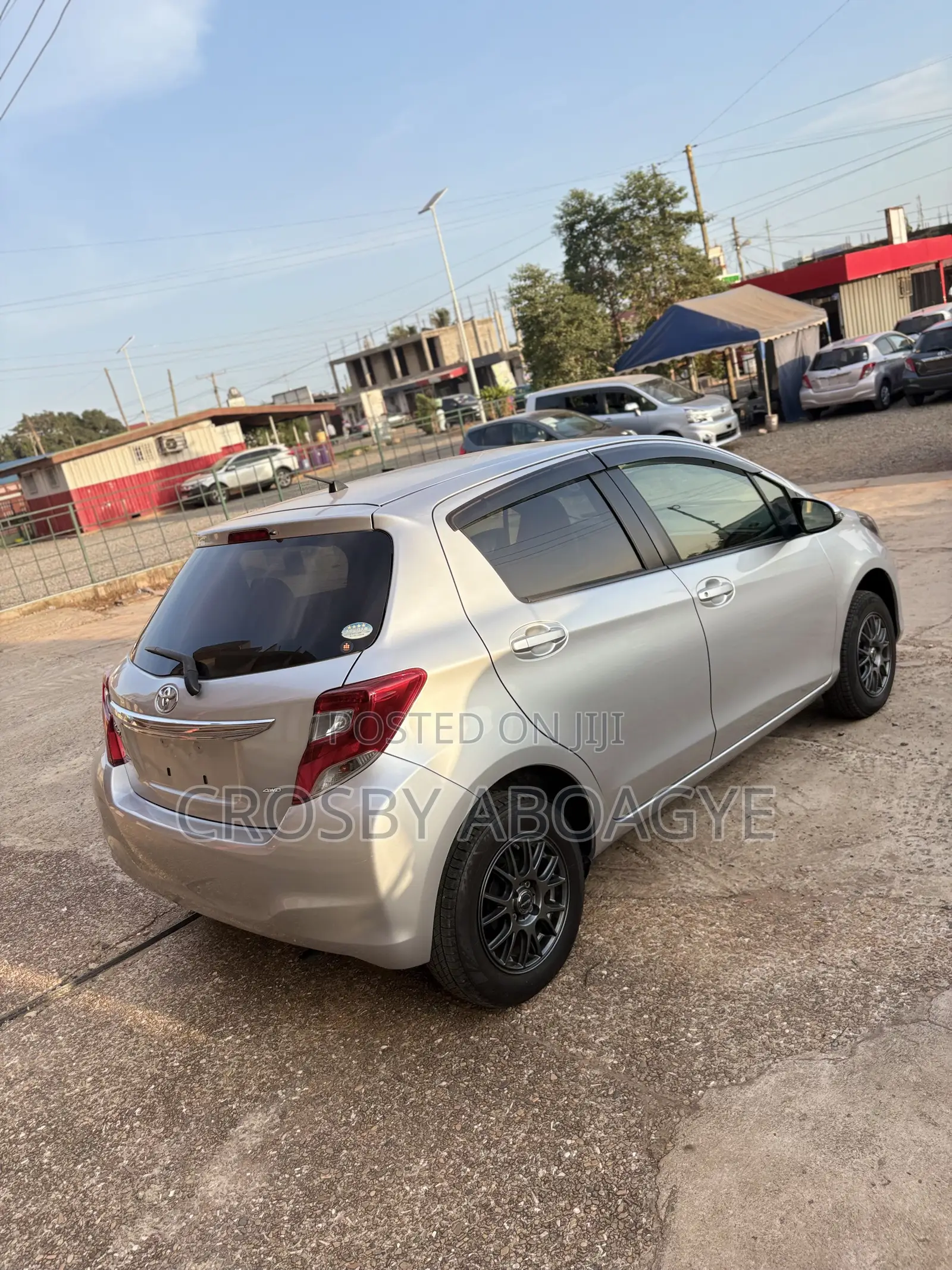 Toyota Vitz 1.3 FWD 5dr 2015 Silver