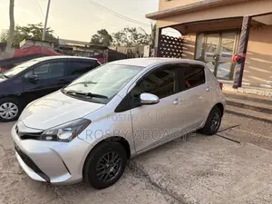 Toyota Vitz 1.3 FWD 5dr 2015 Silver