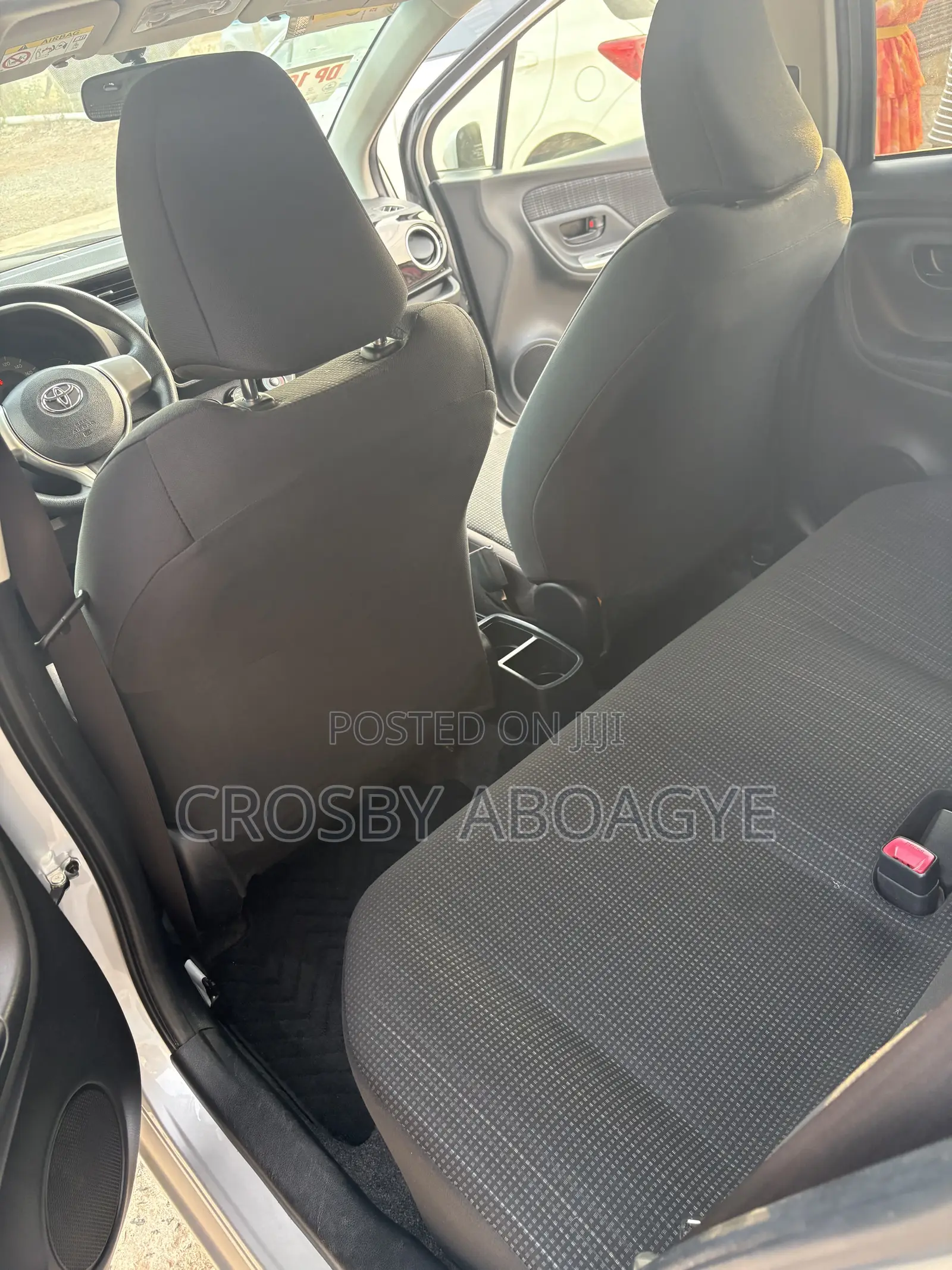 Toyota Vitz 1.3 FWD 5dr 2015 Silver