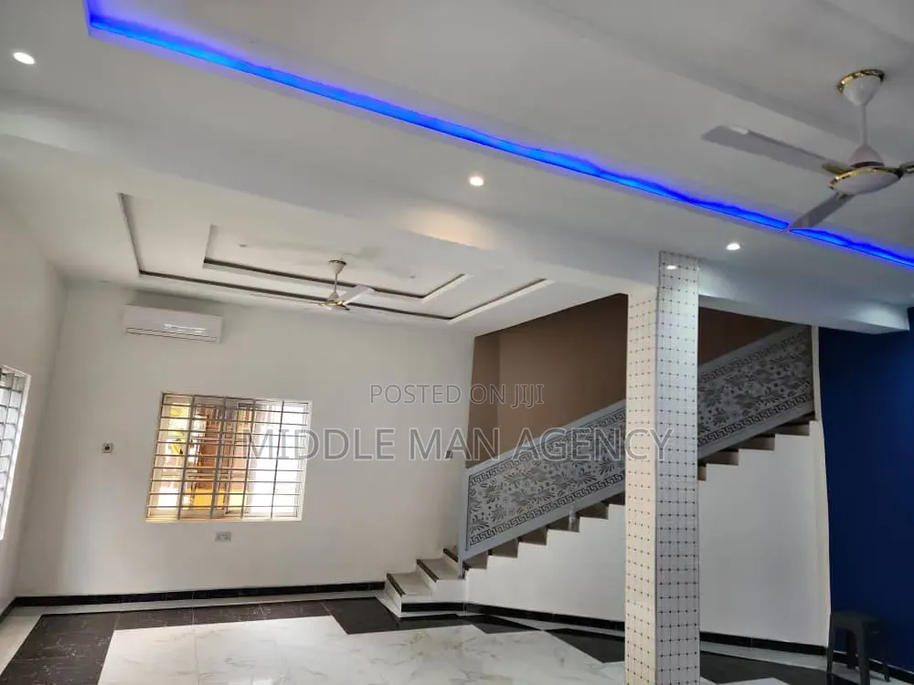 Furnished 6bdrm Mansion in Middle Man Agency, Kumasi Metropolitan