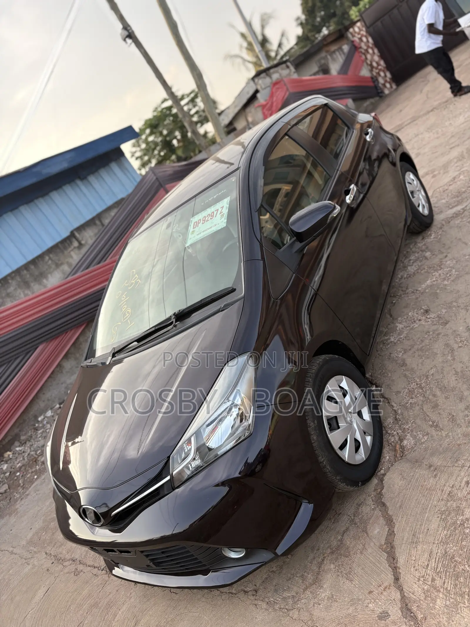 Toyota Vitz 1.3 FWD 5dr 2015 Black