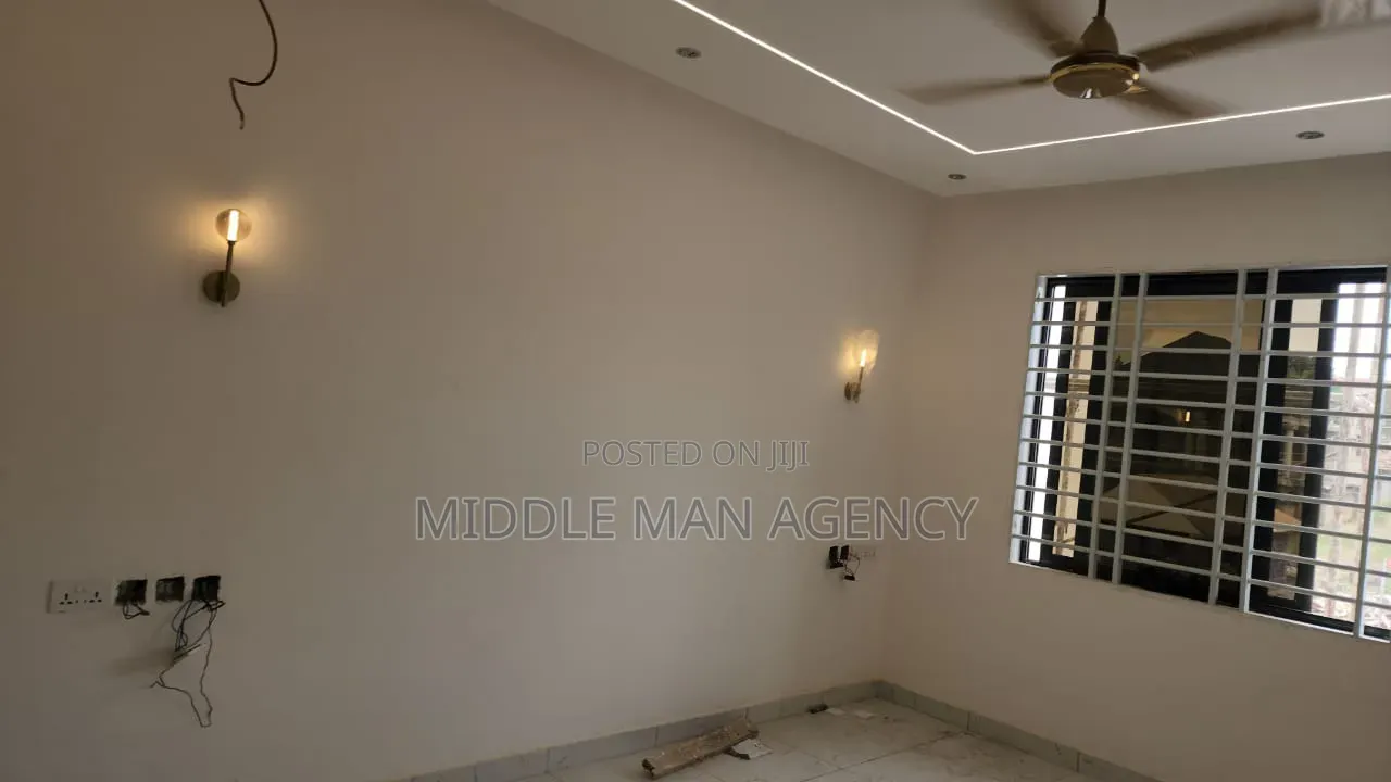 Furnished 5bdrm House in Middle Man Agency, Kumasi Metropolitan