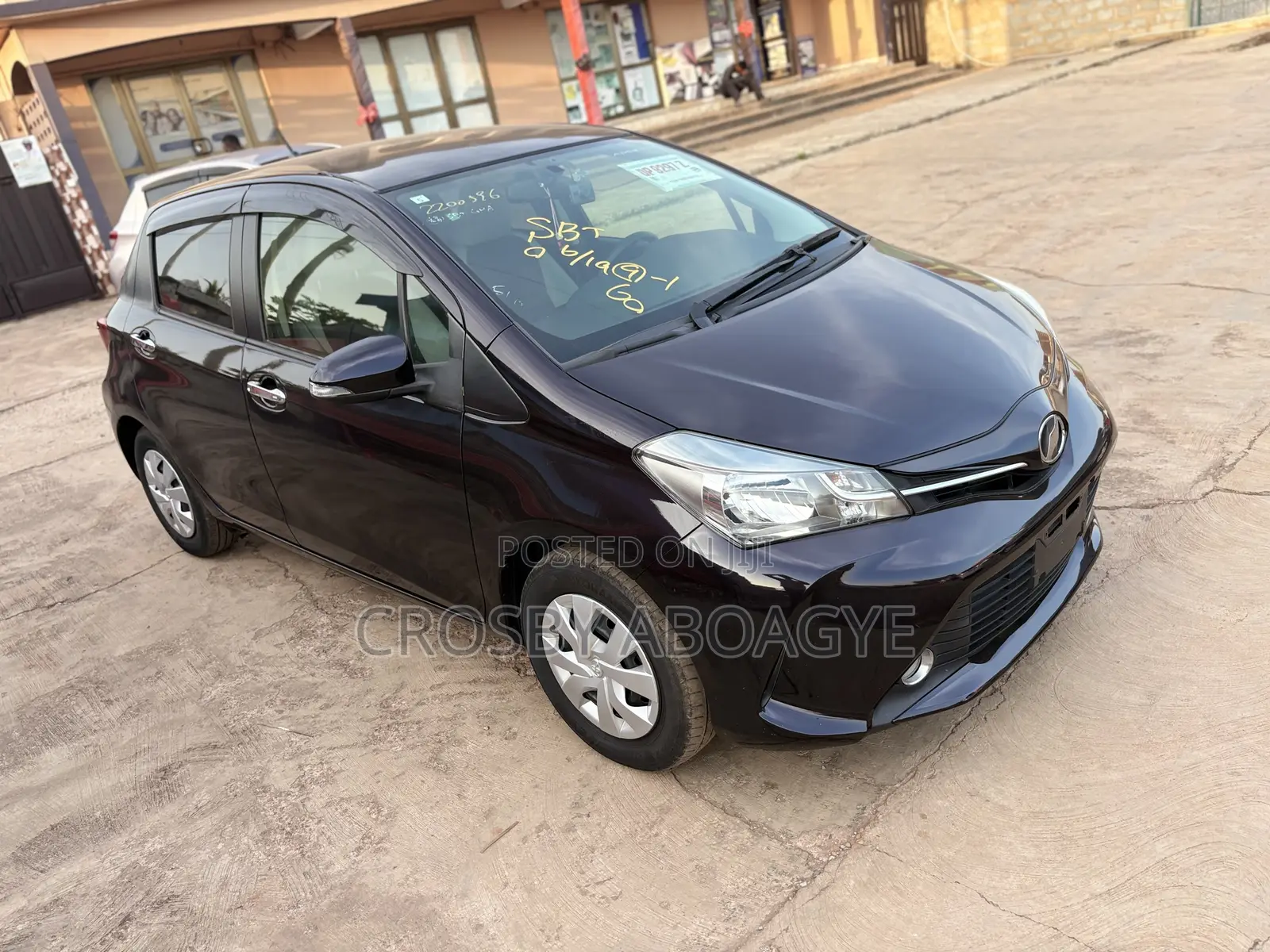 Toyota Vitz 1.3 FWD 5dr 2015 Black
