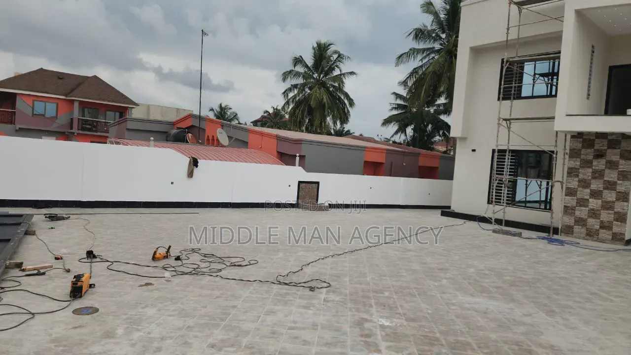 Furnished 5bdrm House in Middle Man Agency, Kumasi Metropolitan