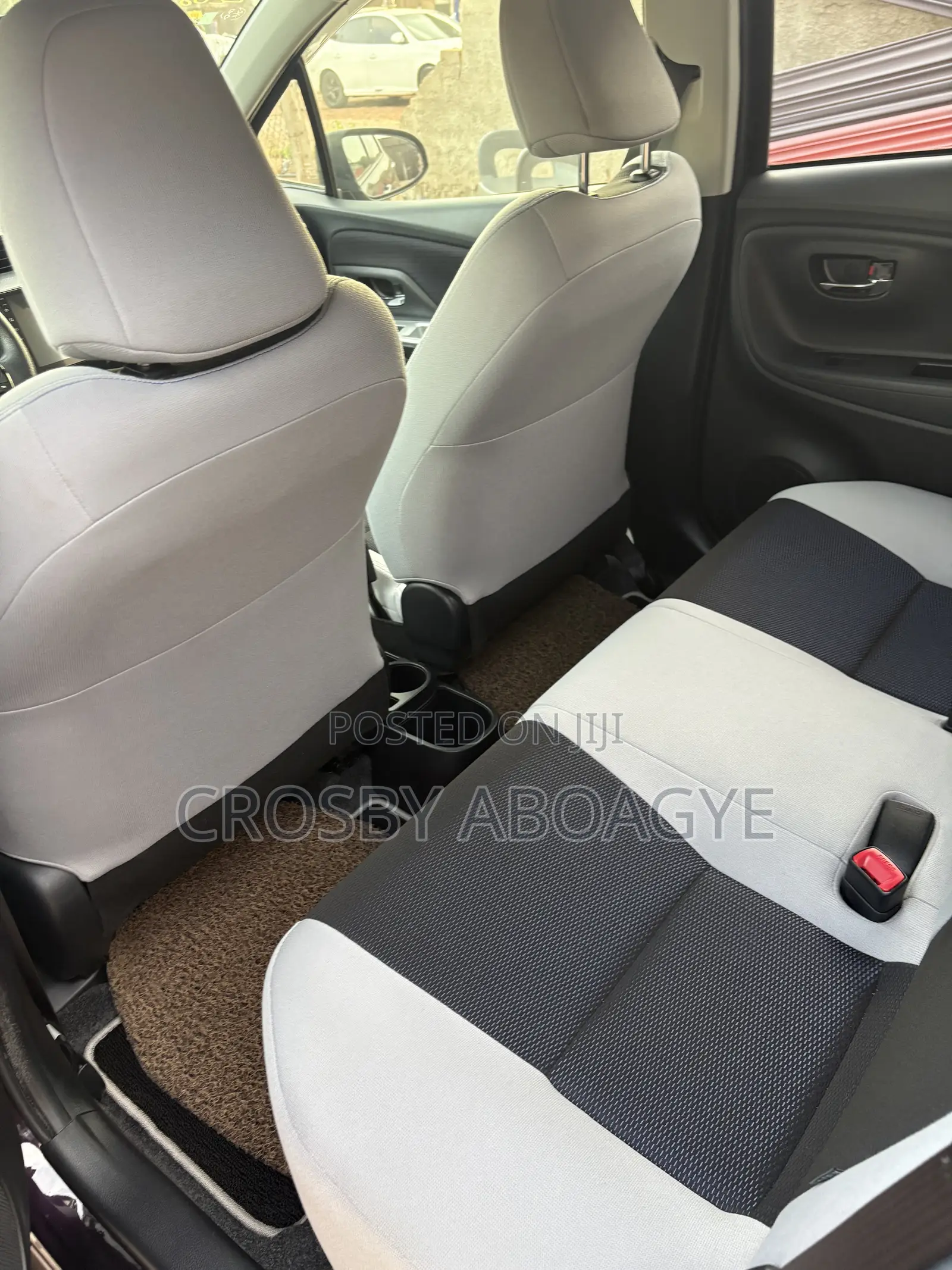 Toyota Vitz 1.3 FWD 5dr 2015 Black