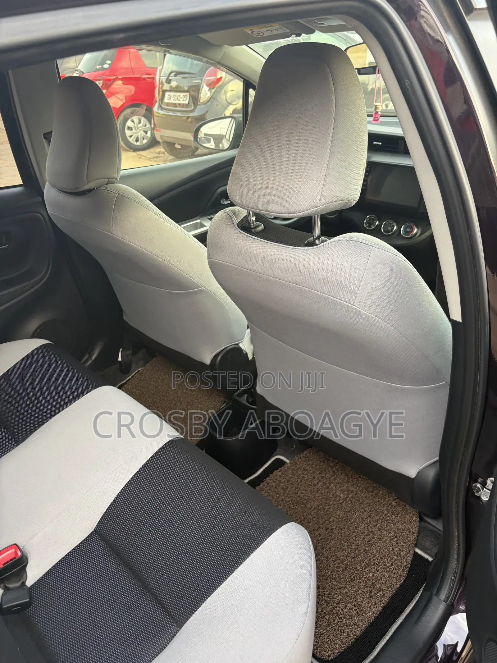 Toyota Vitz 1.3 FWD 5dr 2015 Black
