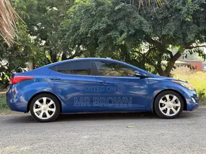 Hyundai Elantra Limited Sedan FWD (1.8L 4cyl 6A) 2013 Blue