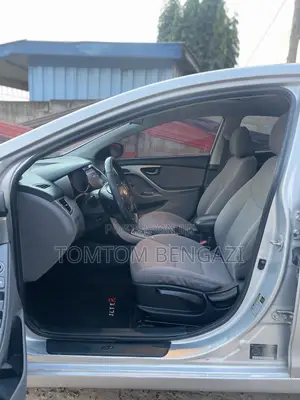 Hyundai Elantra Limited Sedan FWD (1.8L 4cyl 6A) 2013 Silver