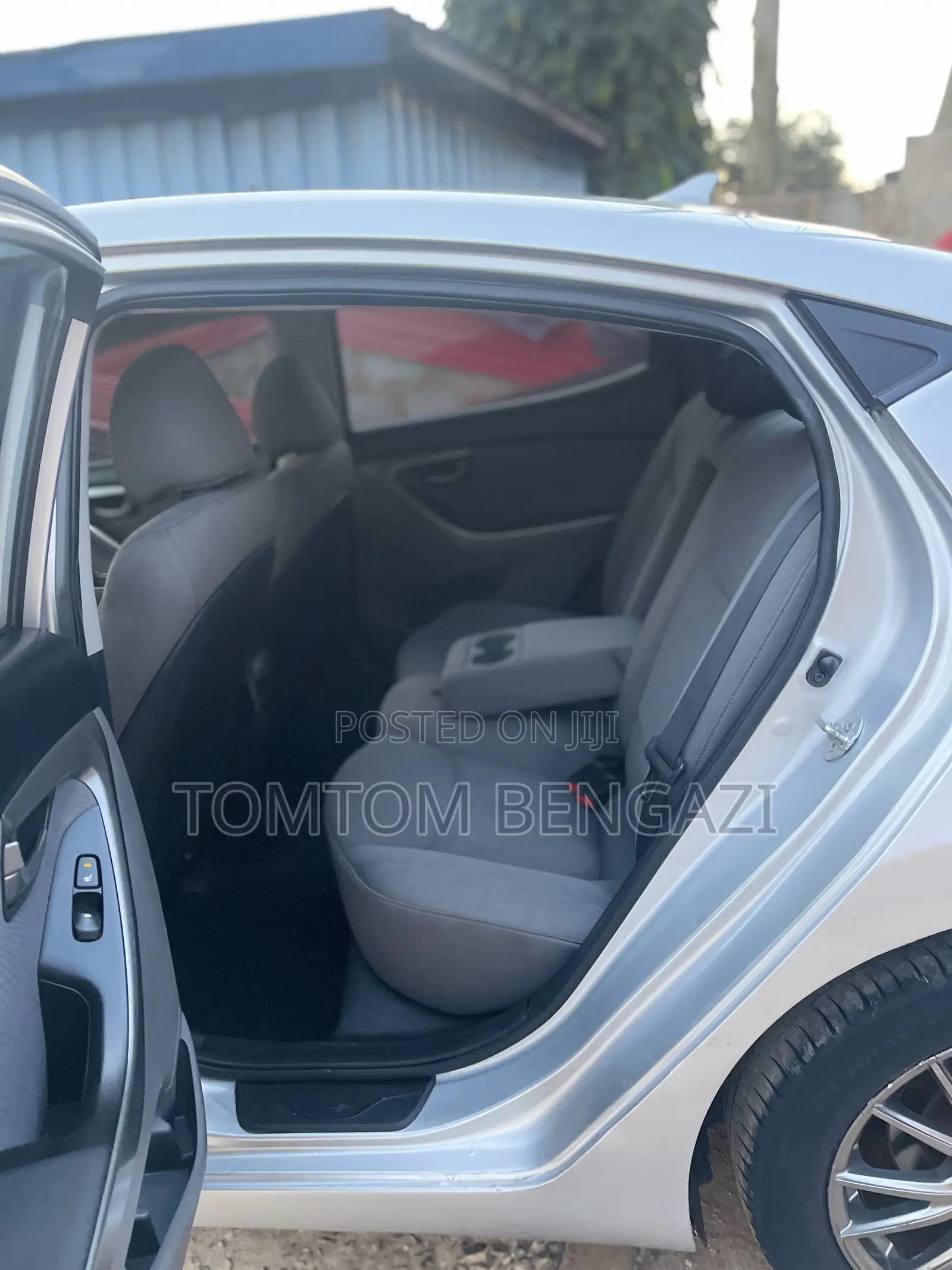 Hyundai Elantra Limited Sedan FWD (1.8L 4cyl 6A) 2013 Silver