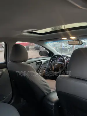 Hyundai Elantra Limited Sedan FWD (1.8L 4cyl 6A) 2013 Silver