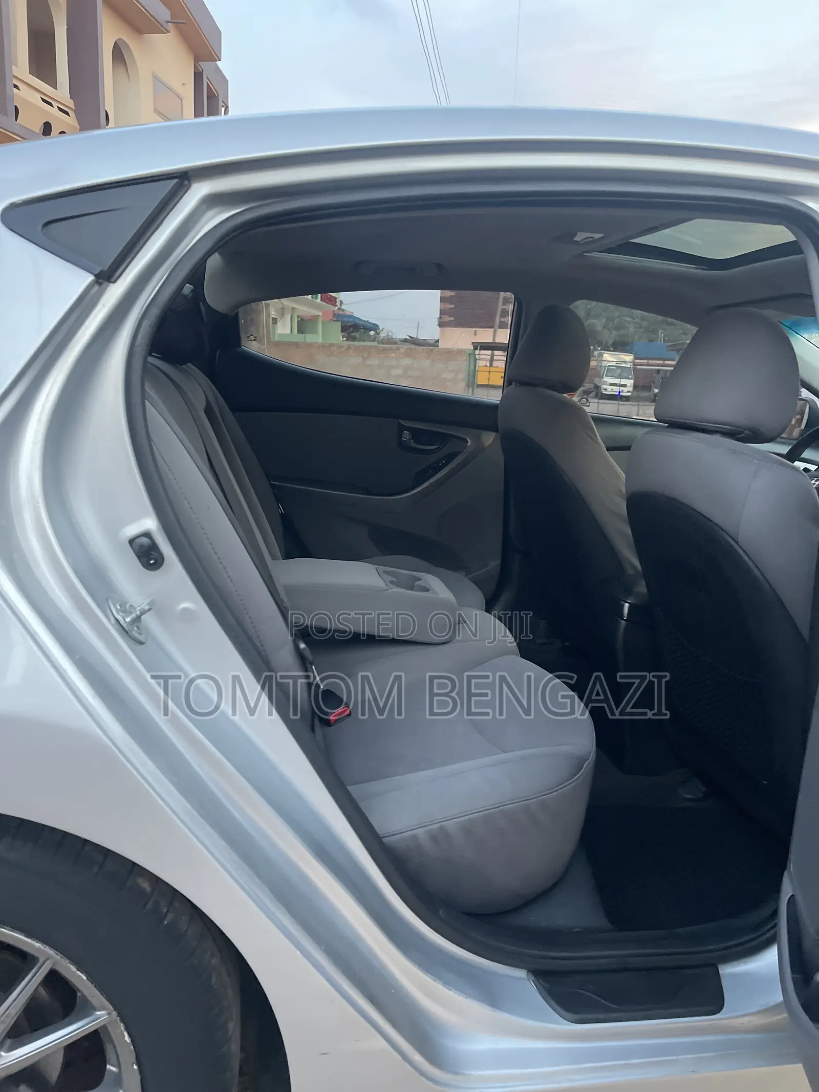 Hyundai Elantra Limited Sedan FWD (1.8L 4cyl 6A) 2013 Silver
