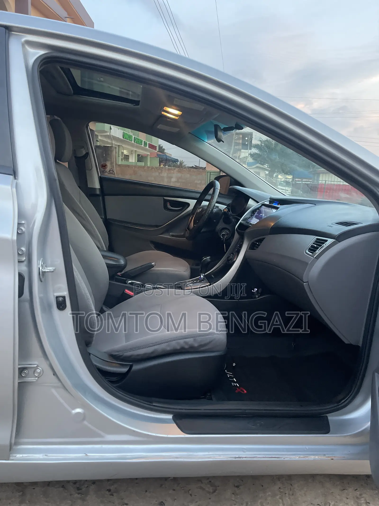Hyundai Elantra Limited Sedan FWD (1.8L 4cyl 6A) 2013 Silver