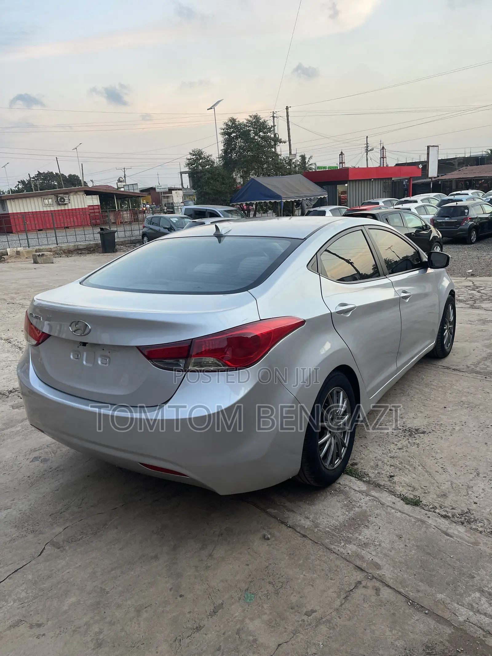 Hyundai Elantra Limited Sedan FWD (1.8L 4cyl 6A) 2013 Silver
