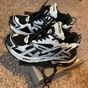Balenciaga Runner