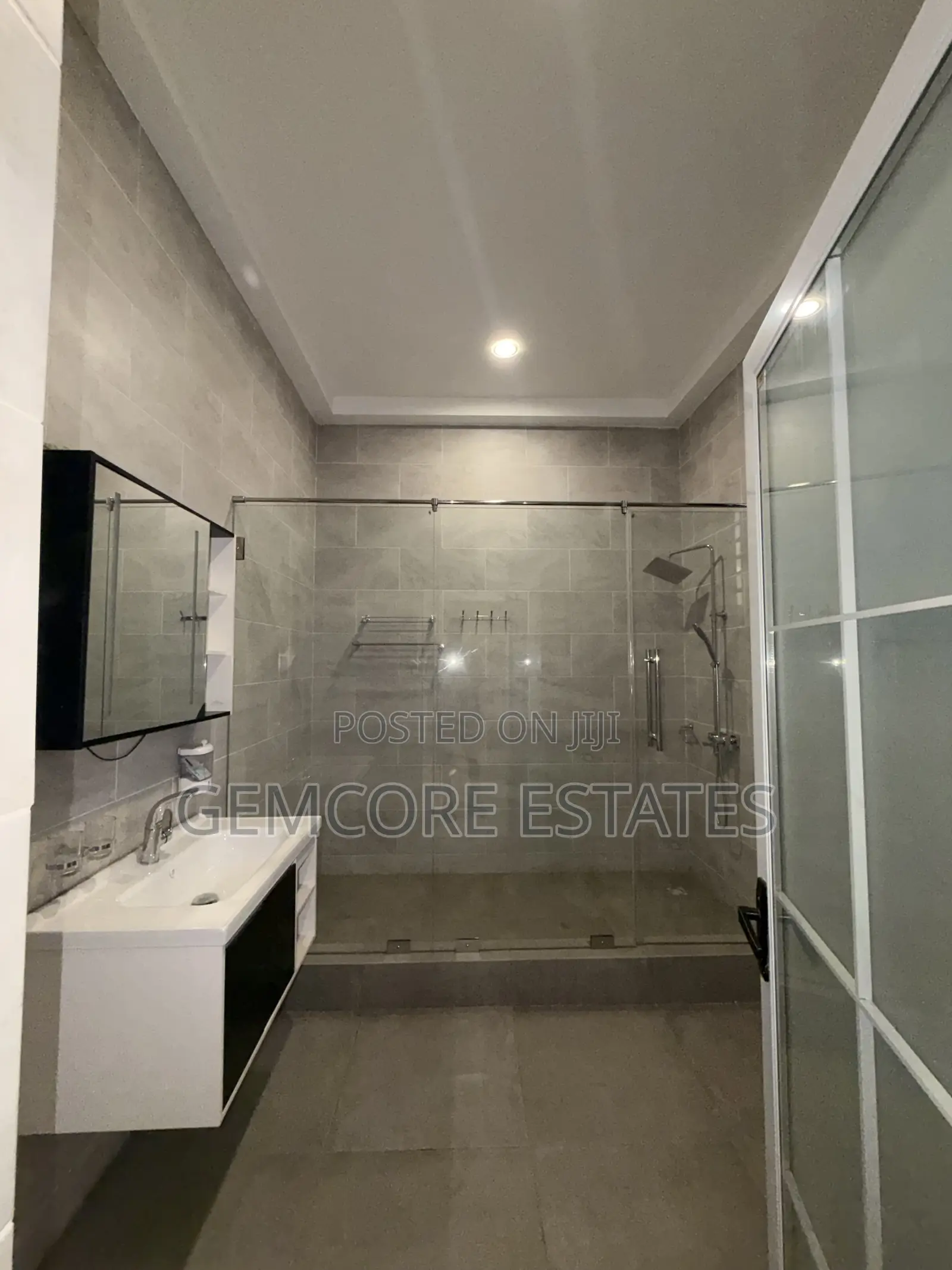 4bdrm House in West Trasacco, East Legon for sale