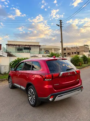 Mitsubishi Outlander ES FWD 2019 Red