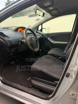 Toyota Vitz 1.0 FWD 3dr 2010 Silver