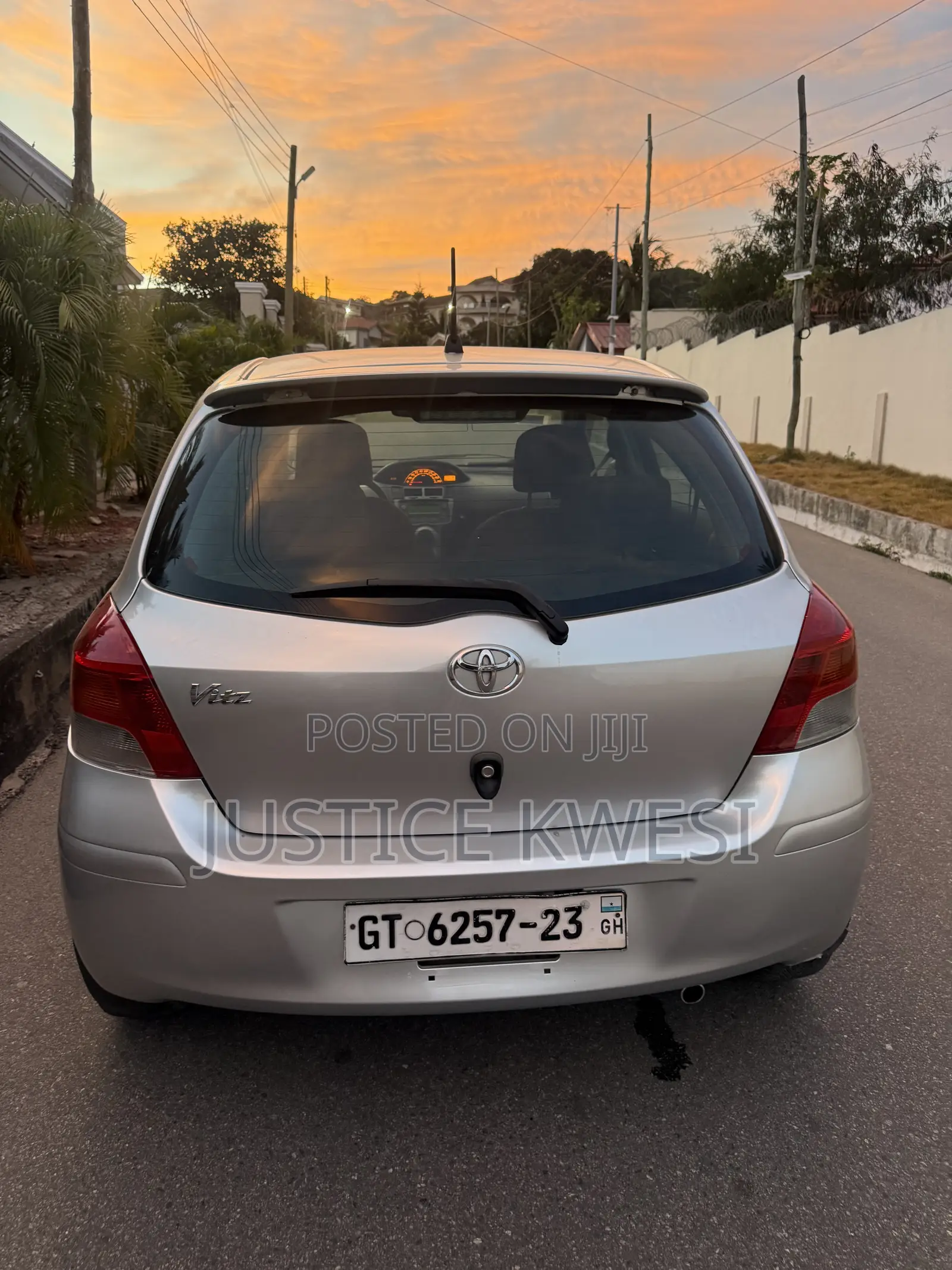 Toyota Vitz 1.0 FWD 3dr 2010 Silver