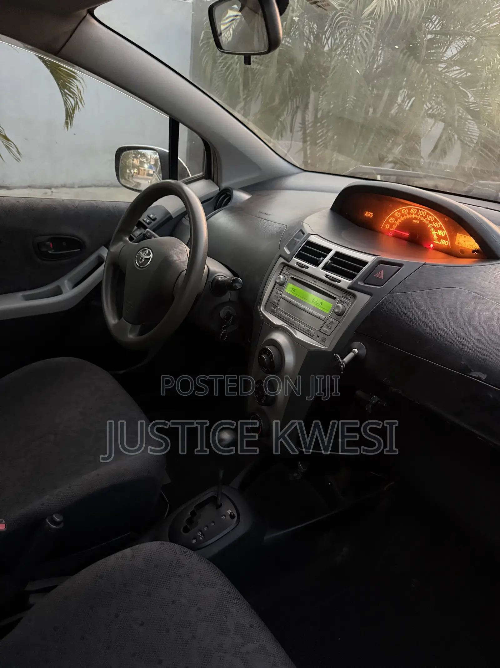 Toyota Vitz 1.0 FWD 3dr 2010 Silver