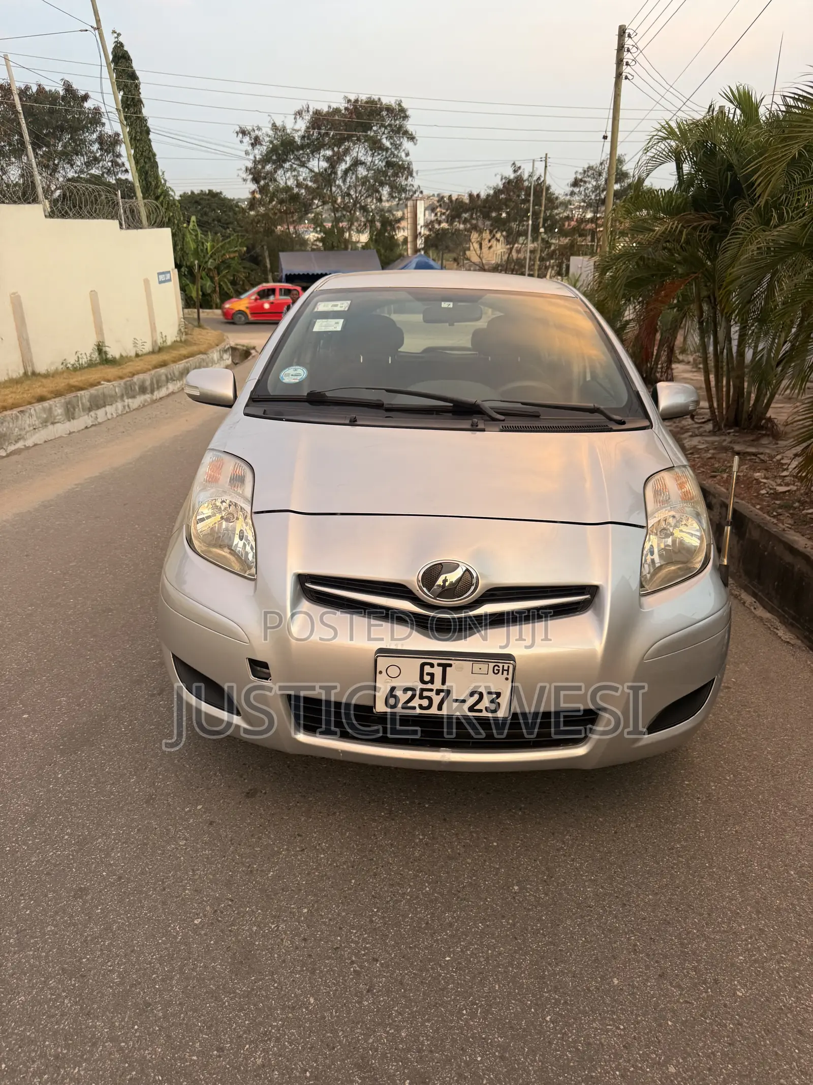 Toyota Vitz 1.0 FWD 3dr 2010 Silver