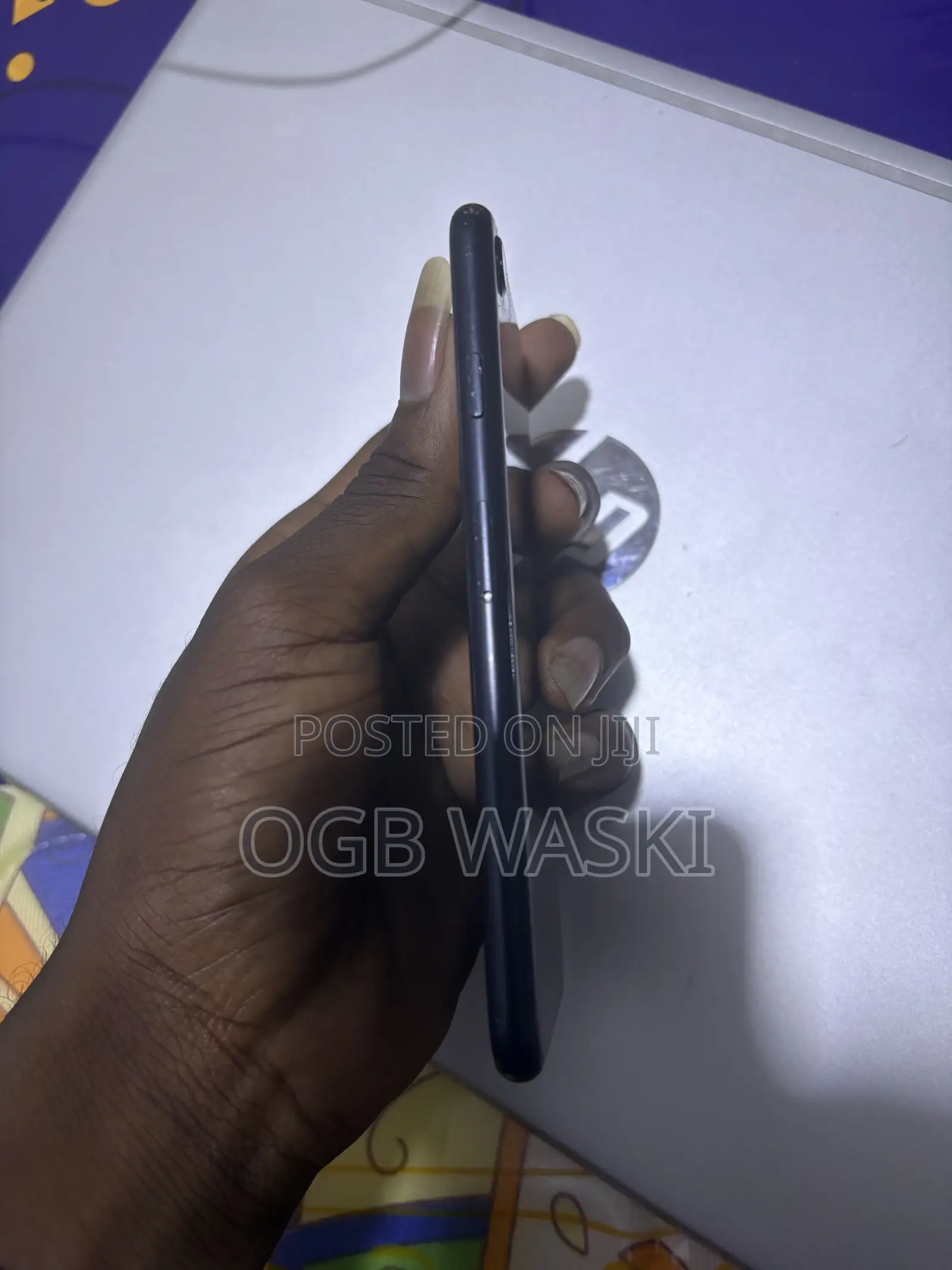 Apple iPhone SE (2020) 64 GB Black