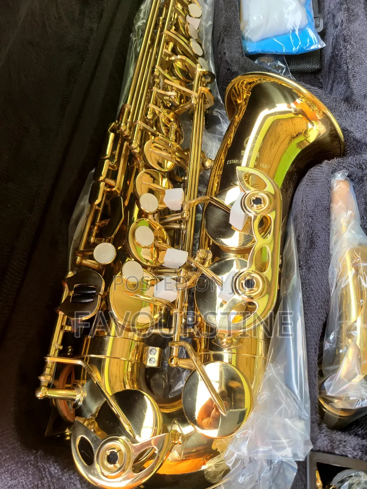 Brand New Quality Yamaha Alto Saxophone- Gold 1pcs Reed