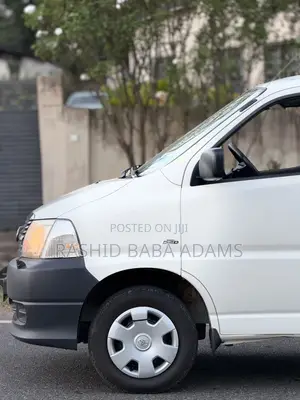 Toyota HiAce 2013 White